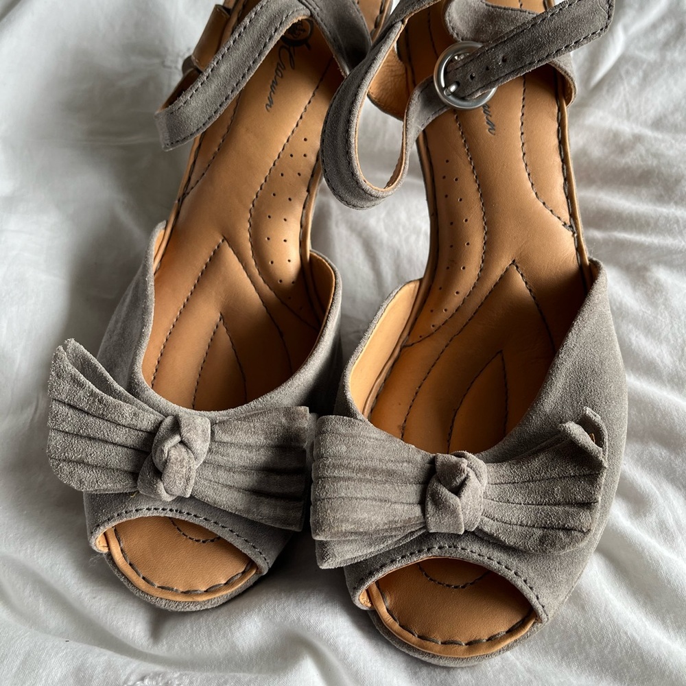 Grey suede leather Born Crown 4” heels